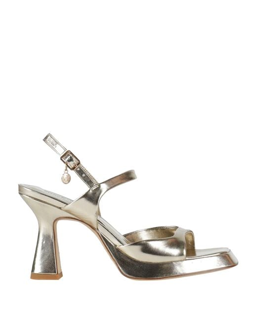 Manufacture D'essai Metallic Sandals Textile Fibers