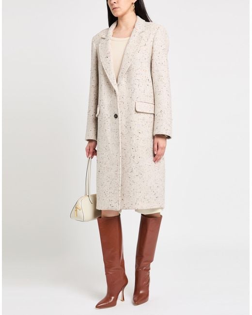 Kaos White Coat