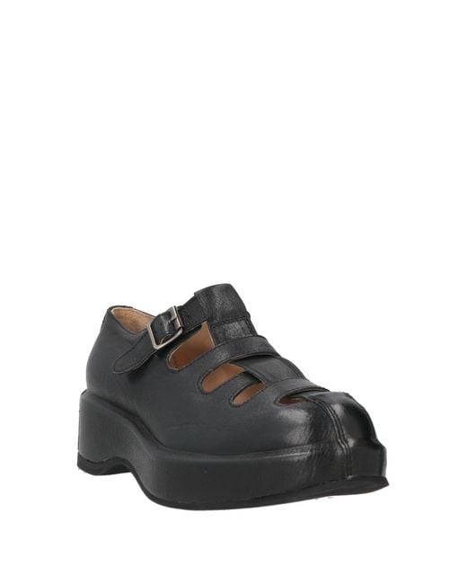 Moma Black Loafer