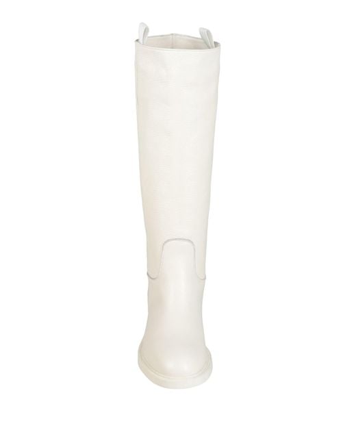 Doucal's White Boot
