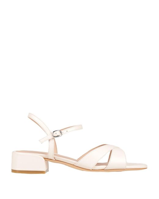 Sandali di Stuart Weitzman in Natural