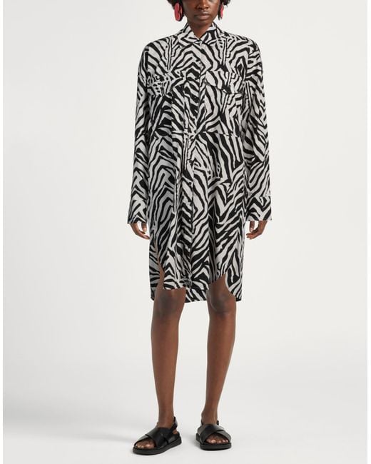 Robe midi Fisico en coloris White