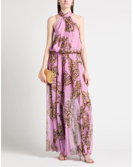 Robe longue Versace Jeans Couture en coloris Pink