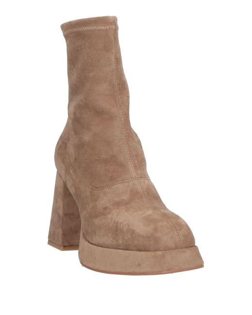 Alma En Pena. Brown Ankle Boots