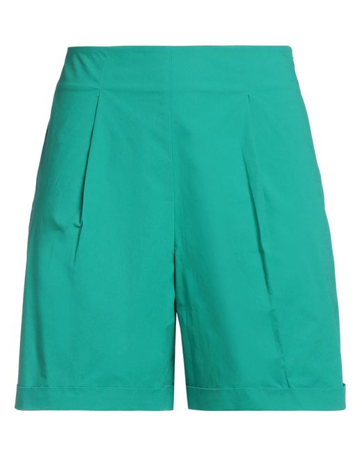 Caractere Green Shorts & Bermudashorts