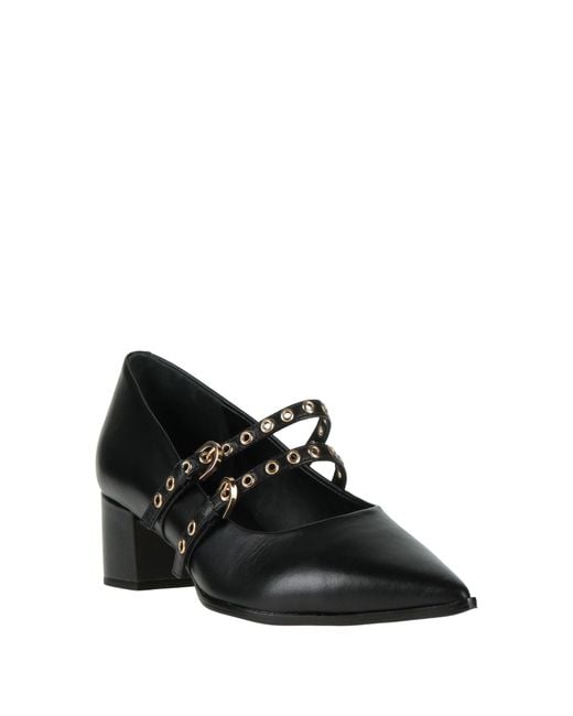 Carrano Black Pumps