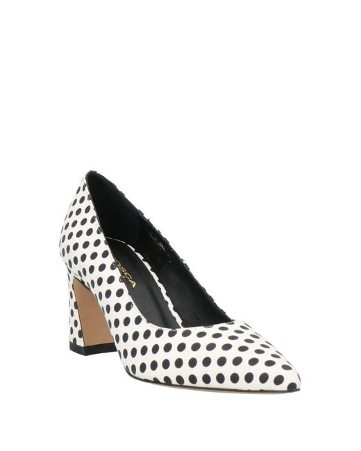 Tosca Blu White Pumps