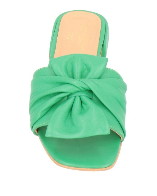 TON GOÛT Green Sandals