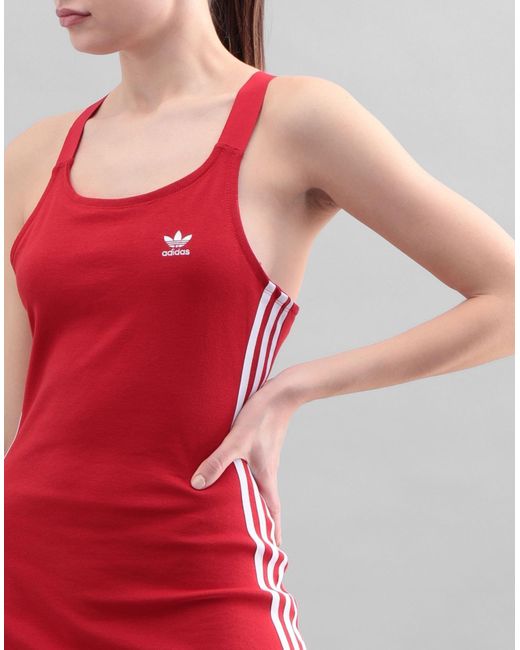 robe adidas rouge