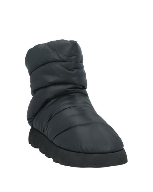 PIUMESTUDIO Black Ankle Boots