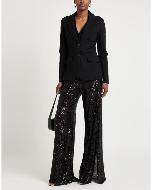 Caractere Black Blazers