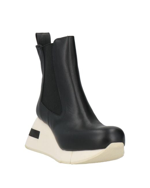 Paloma Barceló Black Ankle Boots