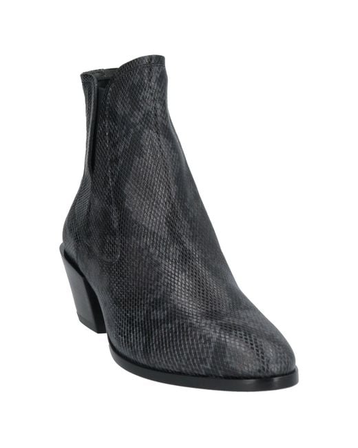 Tod's Black Stiefelette