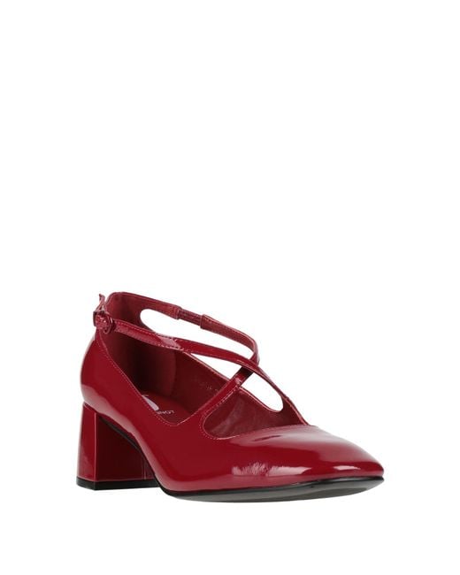 Jeannot Red Pumps