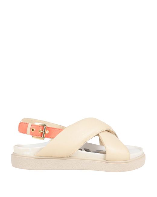 Inuikii Natural Sandals