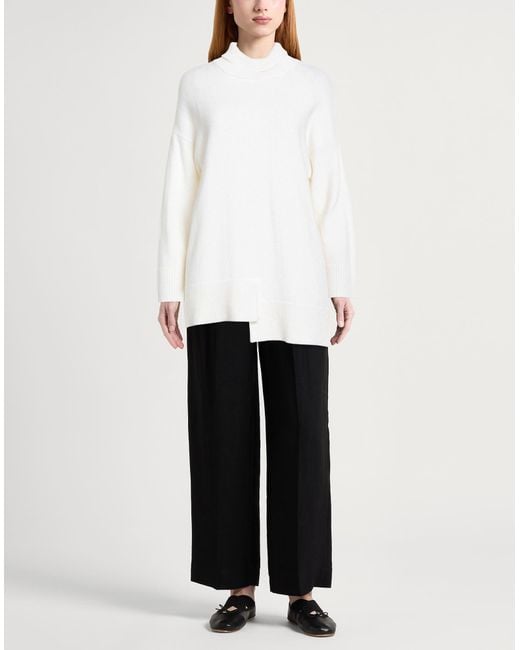 Alpha Studio White Turtleneck