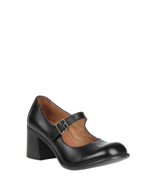 Moma Black Pumps