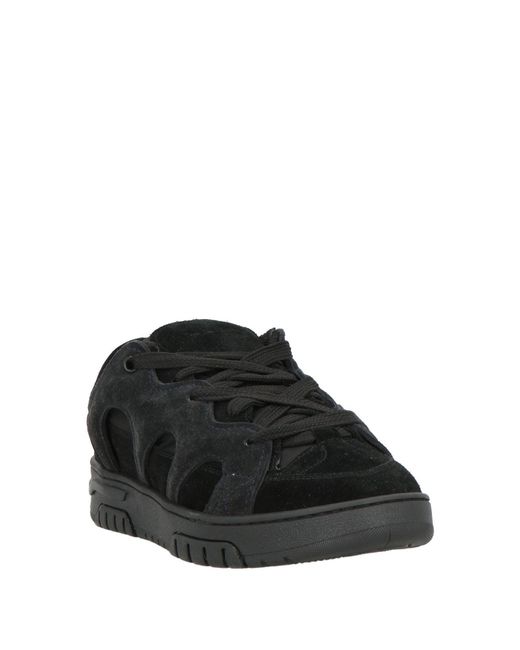 Santha Black Sneakers