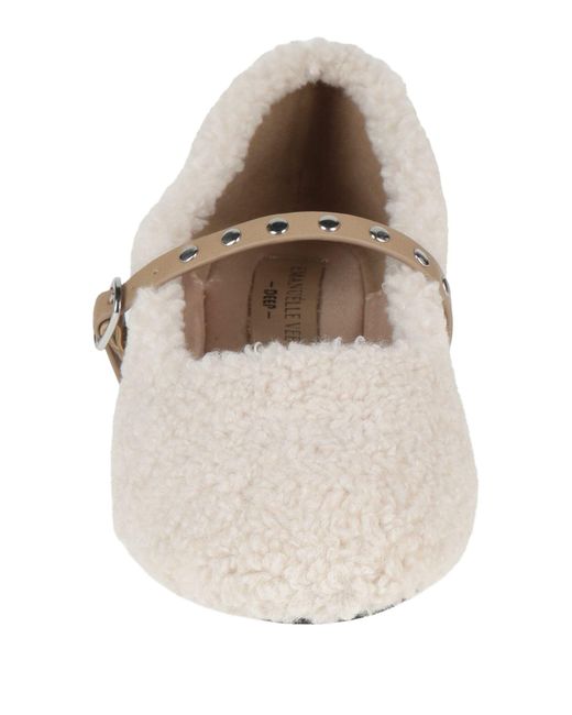 Emanuélle Vee White Ballet Flats