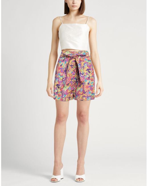 Alberta Ferretti Red Shorts & Bermuda Shorts