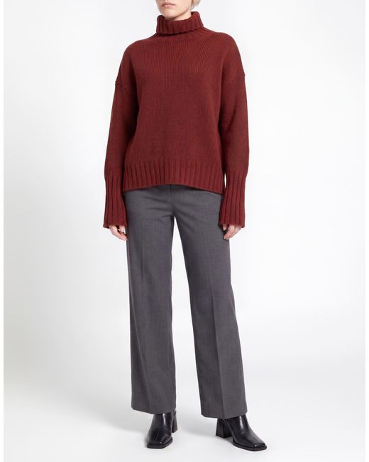 Aragona Red Turtleneck