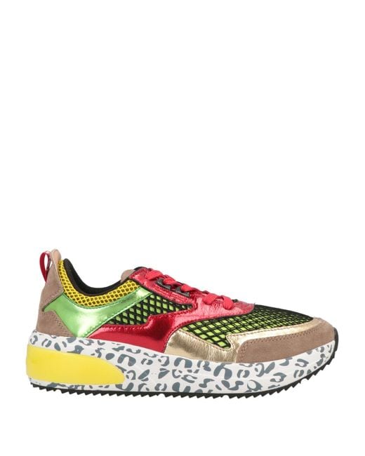 popular female sneakers