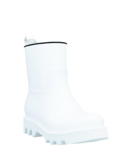 Red(v) White Ankle Boots