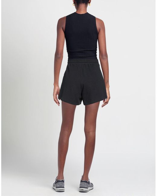 Moncler Black Shorts & Bermudashorts