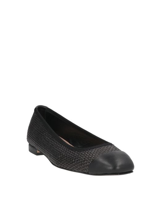 Frau Black Ballerina