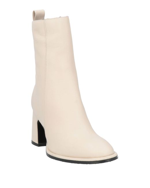 Eqüitare White Ankle Boots