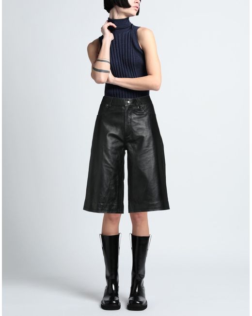 Oval Square Black Shorts & Bermudashorts