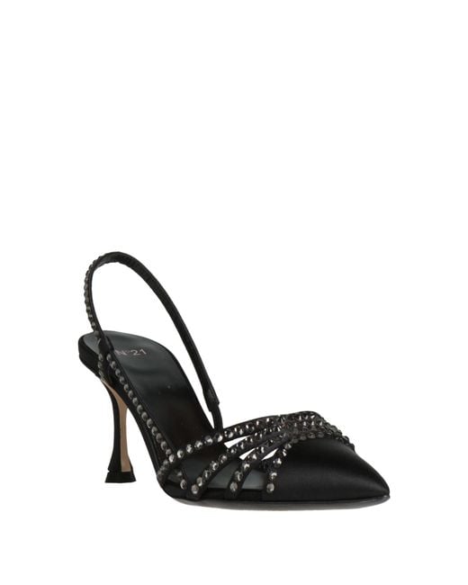 N°21 Black Pumps