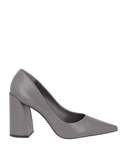 Carrano Gray Pumps