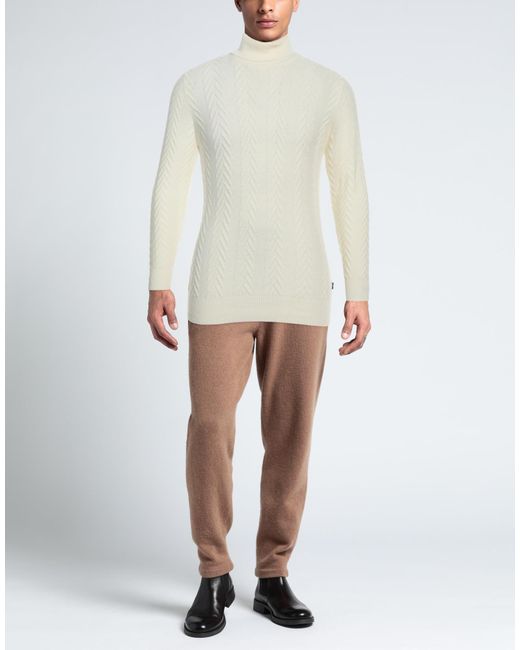 40weft White Turtleneck for men
