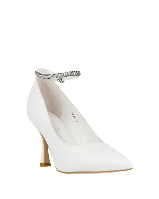 Luciano Barachini White Pumps