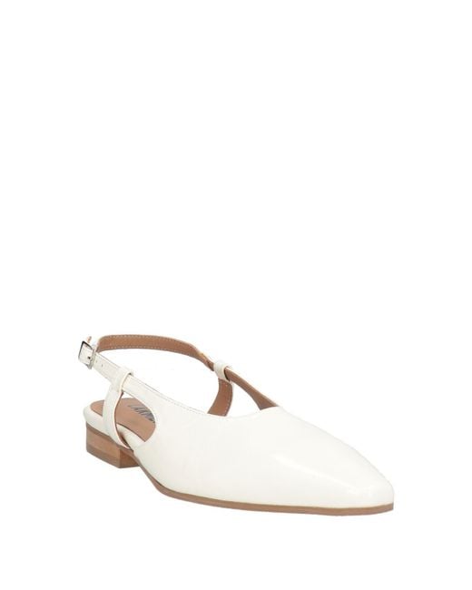 Carmens Natural Ballet Flats