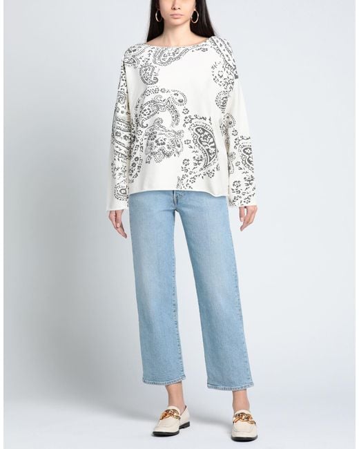Juvia White Sweatshirt