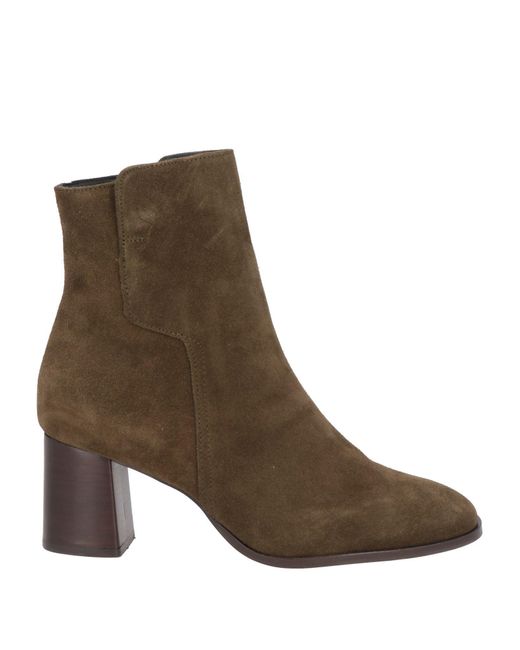 ANAKI Brown Ankle Boots