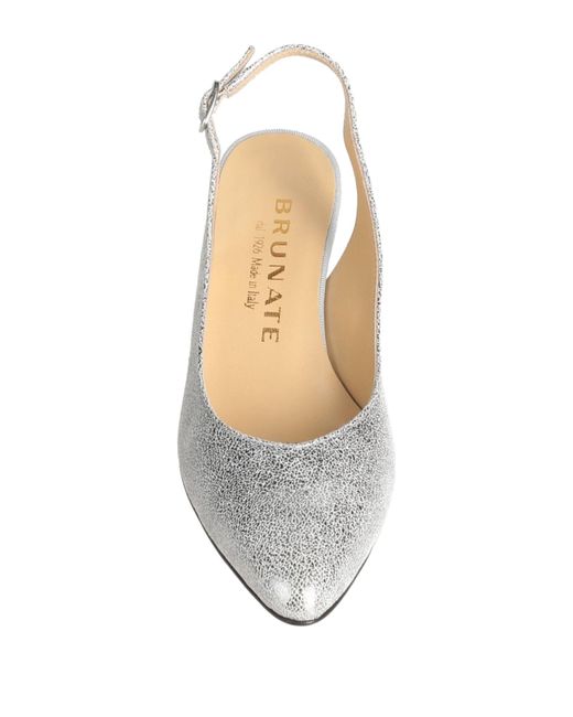 Brunate White Pumps