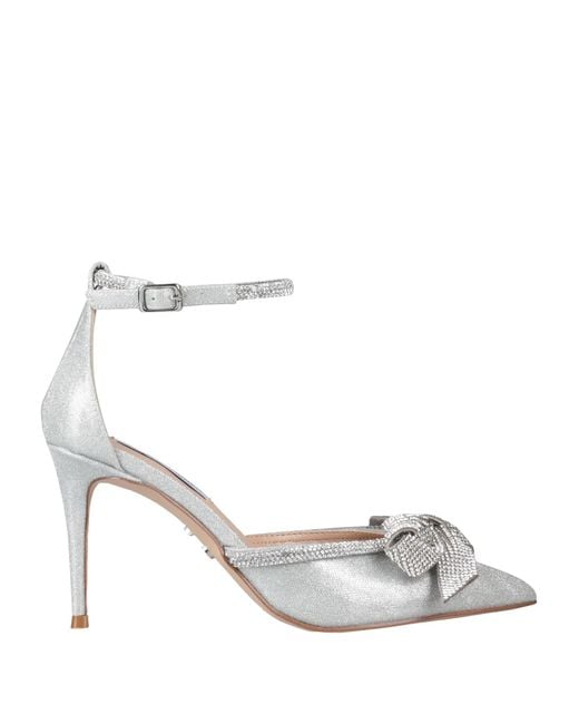 Steve Madden White Pumps