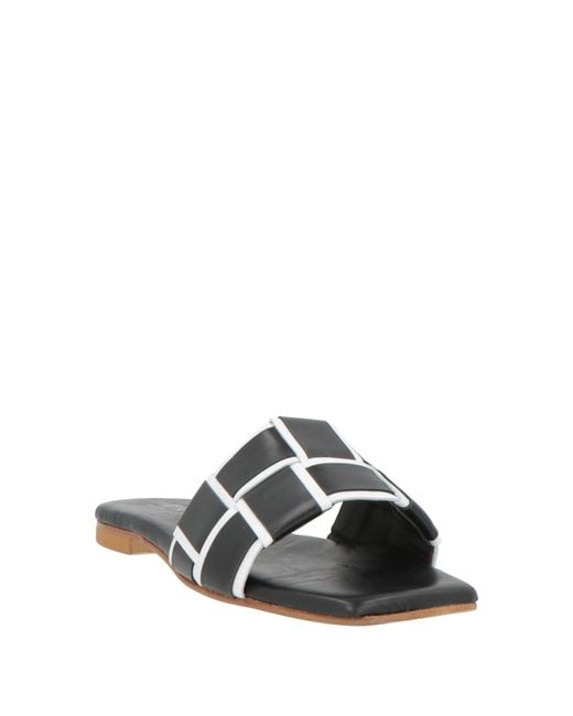 Nila & Nila White Sandals