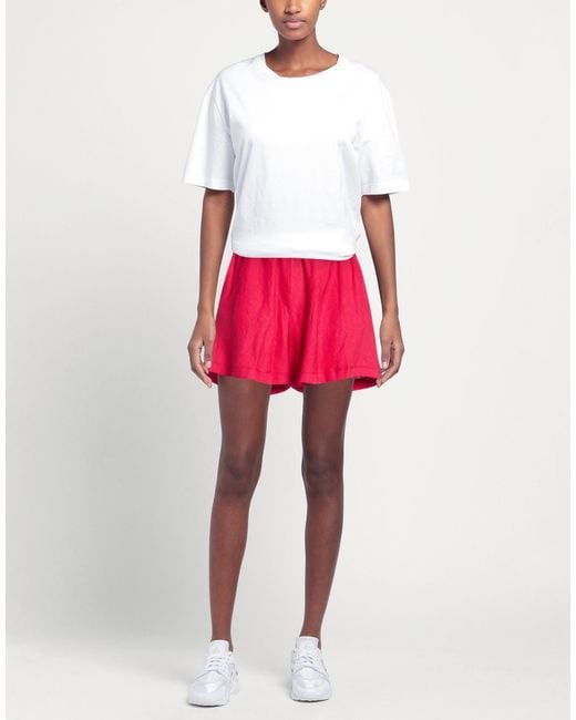 LAVI COUTURE Red Shorts & Bermuda Shorts