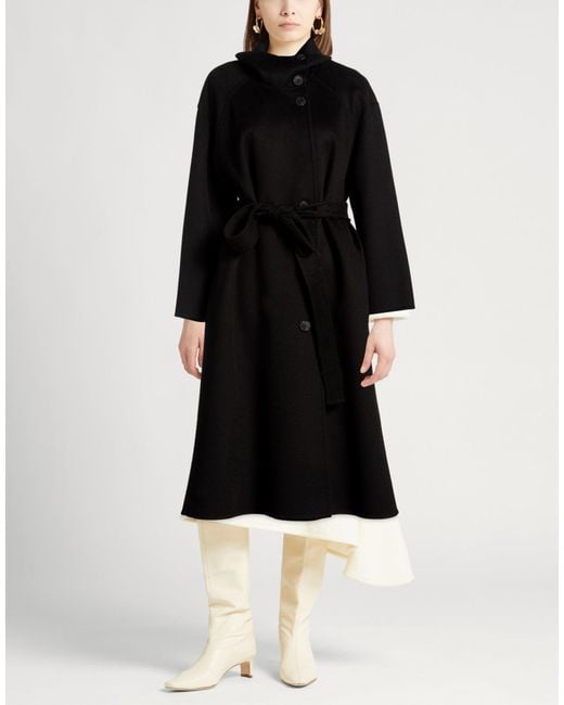 The Dynamis Studio Black Coat