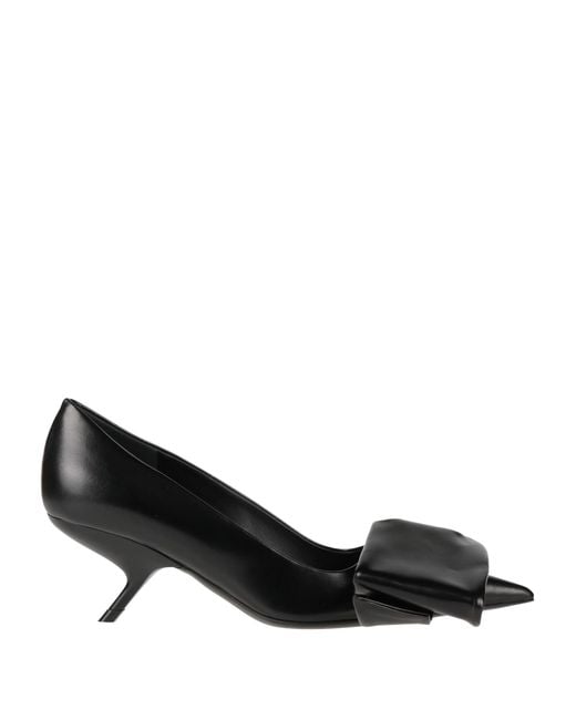 Ferragamo Black Pumps