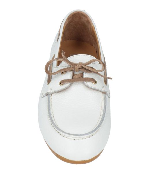 Ovyè White Loafer
