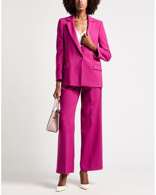 Traje Kaos de color Pink