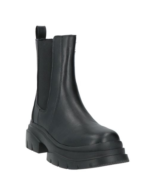 Steve Madden Black Stiefelette