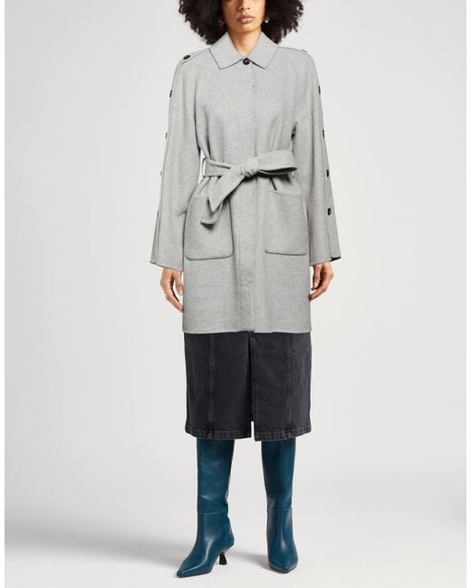 Caractere Gray Coats