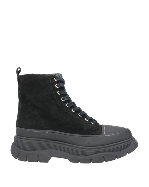 NCUB Black Sneakers