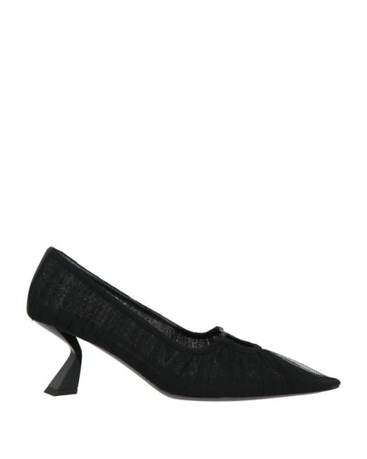 Nensi Dojaka Black Pumps